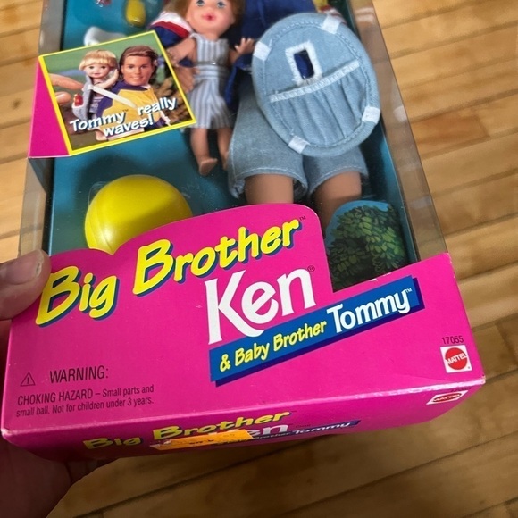 1996 BIG BROTHER Ken BABY BROTHER Tommy Doll Set # 17055 Mattel Barbie NRFB NEW - Picture 4 of 6